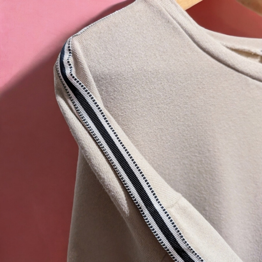 Sans Souci Roaring Tiger Patch Striped Sleeve Sweatshirt Top Beige Tan M - Picture 3 of 6